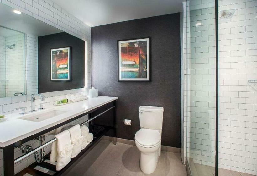 חדר סטנדרט, The Southlake