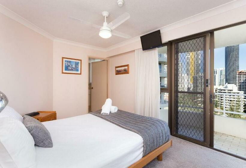 דירת שלושה חדרים, Capricornia Apartments