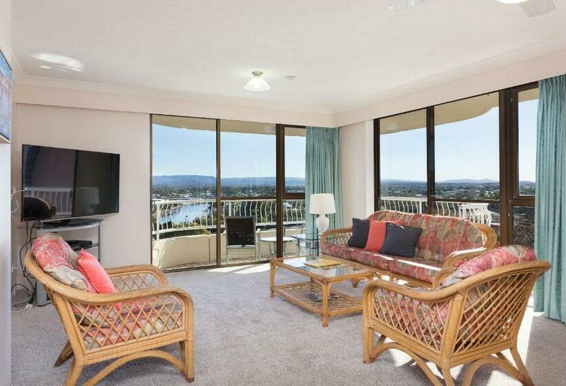 דירת שלושה חדרים, Capricornia Apartments