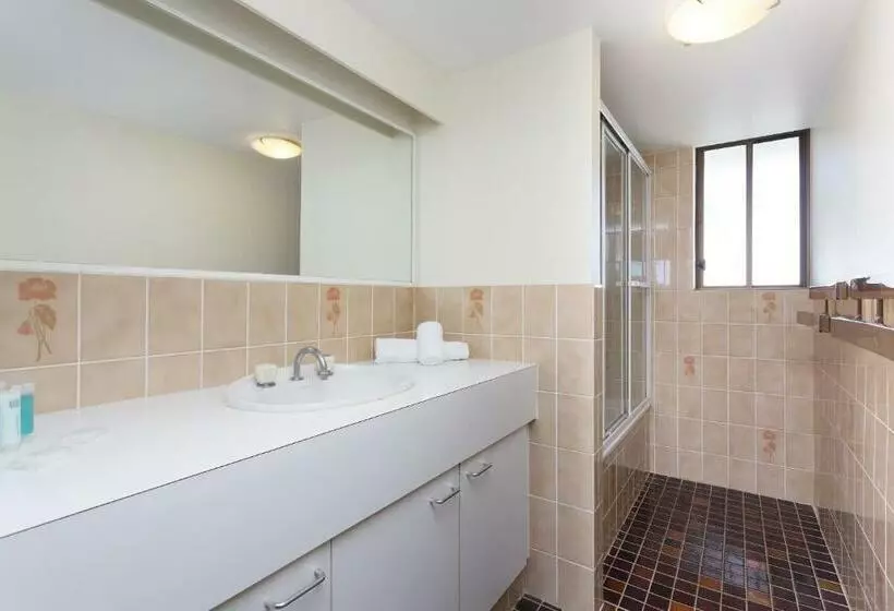 آپارتمان 2 خوابه, Capricornia Apartments