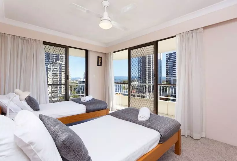 آپارتمان 3 خوابه, Capricornia Apartments