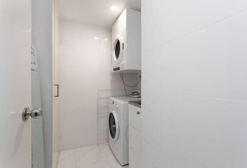 침실 3개 아파트, Capricornia Apartments