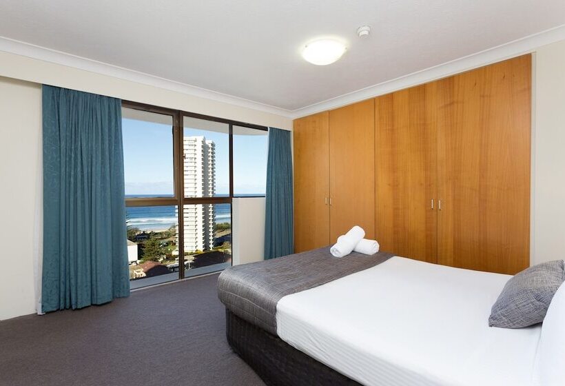 דירת חדר, Capricornia Apartments