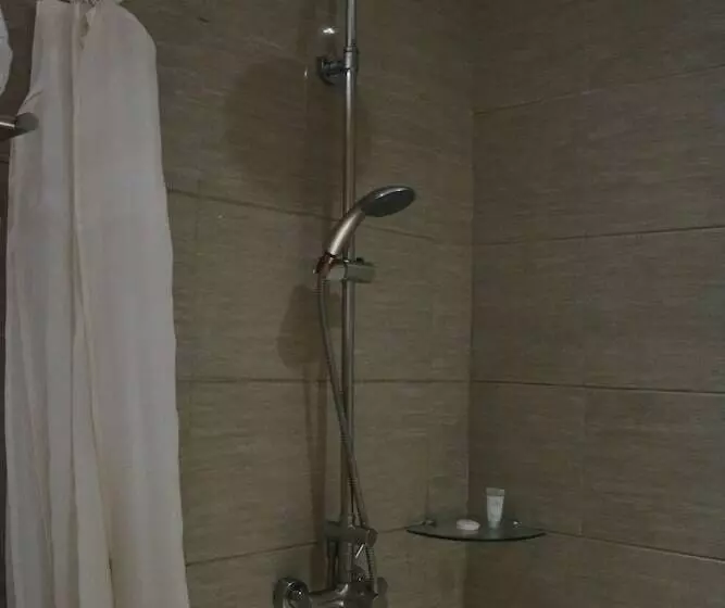سوییت اجرایی, Avenue Suites