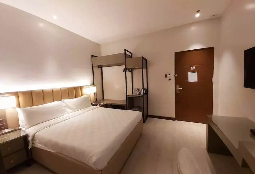 اتاق لوکس با تخت بزرگ, Avenue Suites