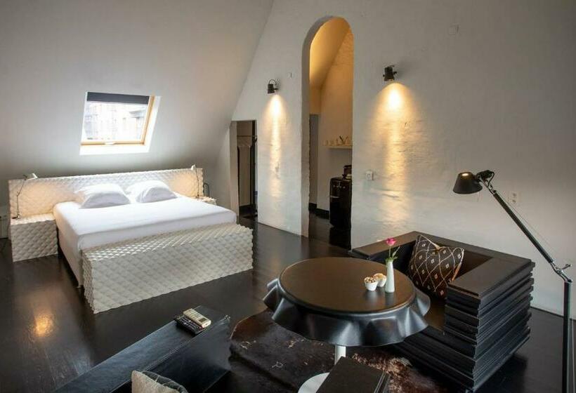 جناح ديلوكس, B&b Suites Feek