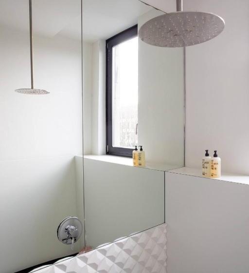 جناح عائلي, B&b Suites Feek