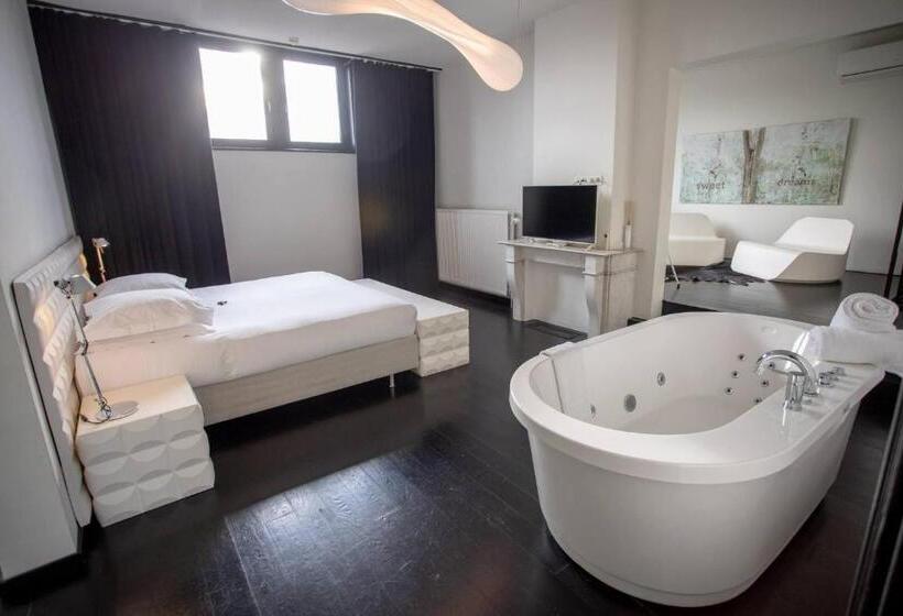 سوییت خانوادگی, B&b Suites Feek