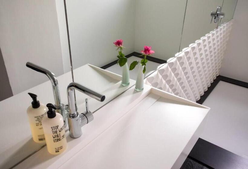 جناح عائلي, B&b Suites Feek