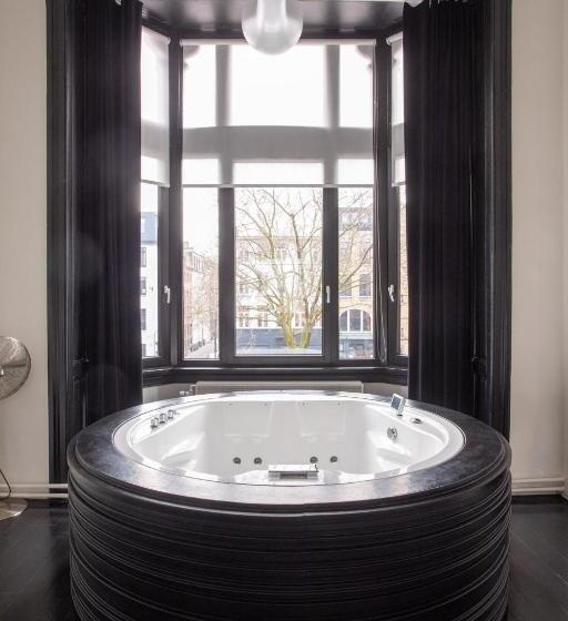 جناح سرير كينج, B&b Suites Feek