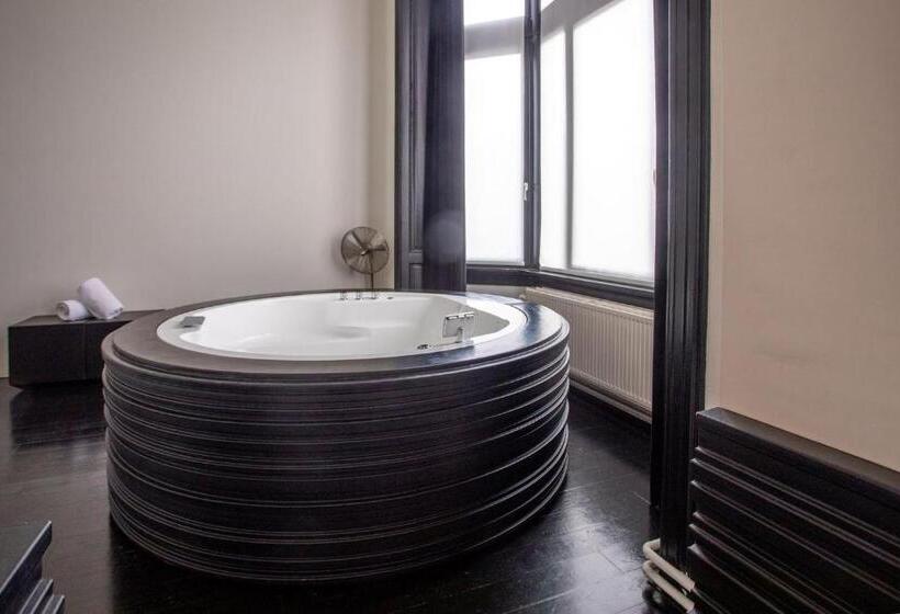 سوئیت با تخت بزرگ, B&b Suites Feek