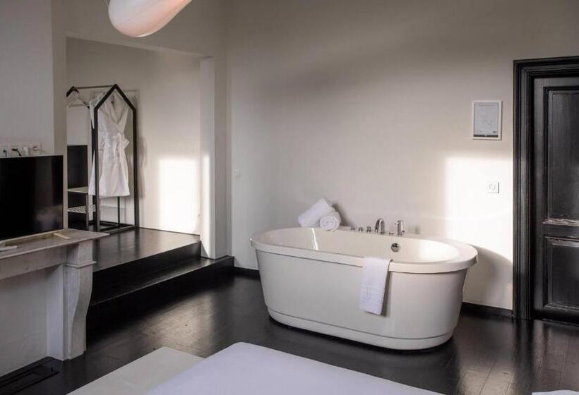 جناح عائلي, B&b Suites Feek