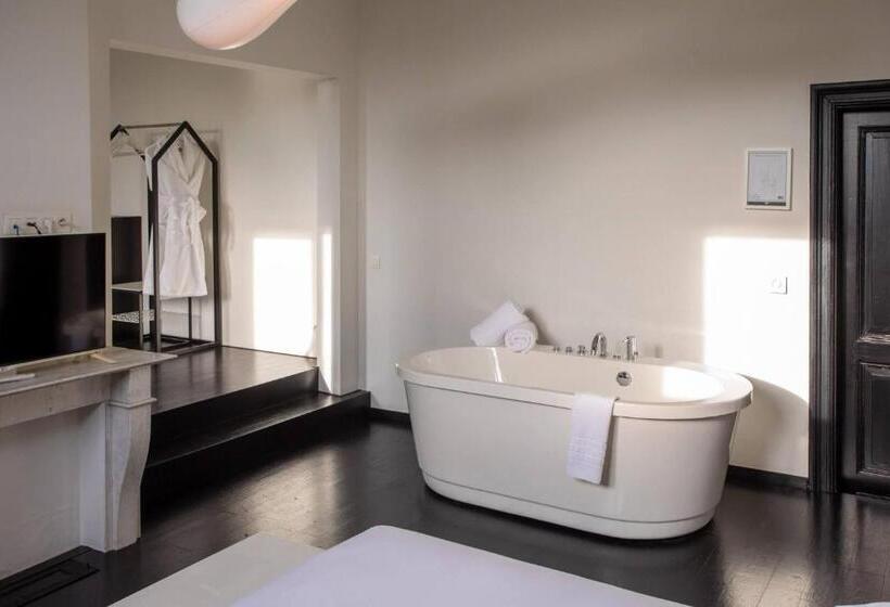 جناح عائلي, B&b Suites Feek