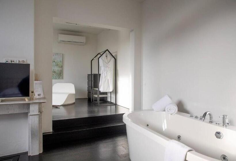 جناح عائلي, B&b Suites Feek