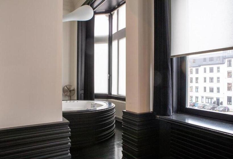 جناح سرير كينج, B&b Suites Feek