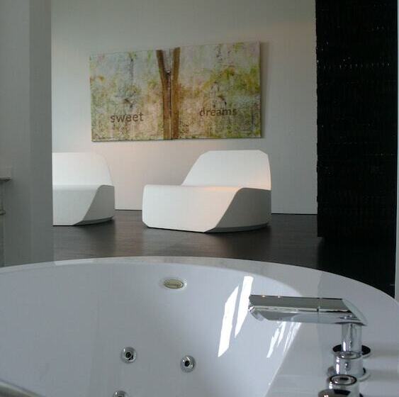 جناح عائلي, B&b Suites Feek