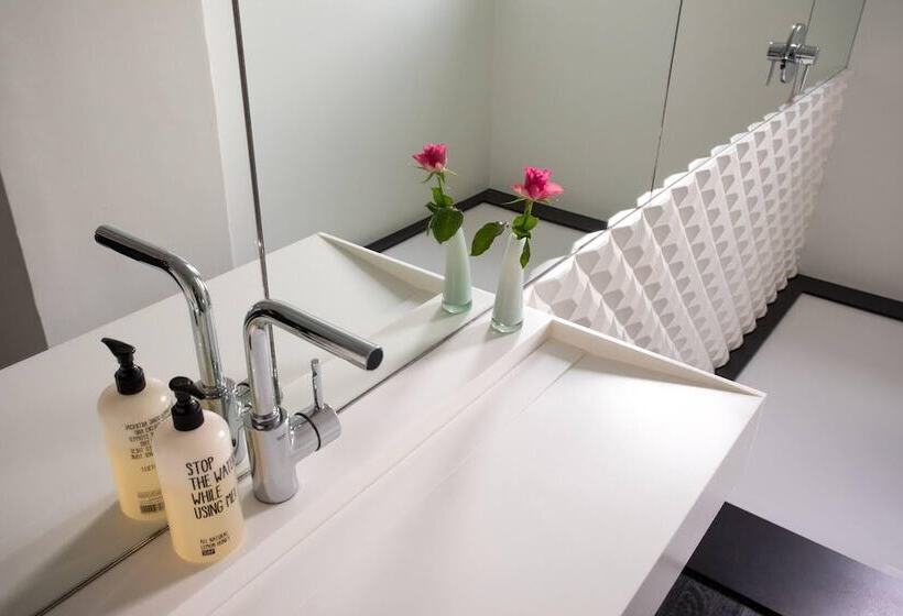 جناح عائلي, B&b Suites Feek