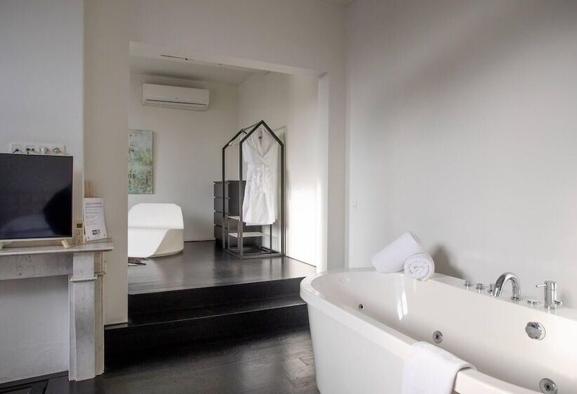 جناح عائلي, B&b Suites Feek