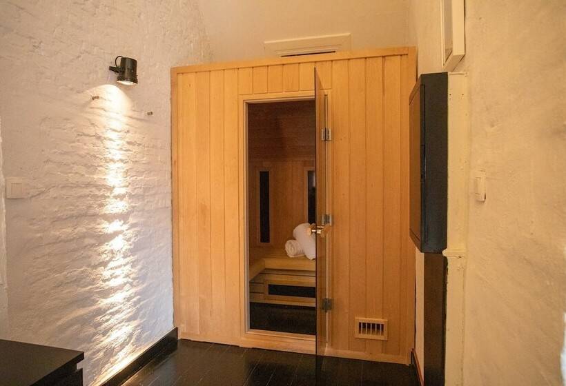 جناح ديلوكس, B&b Suites Feek