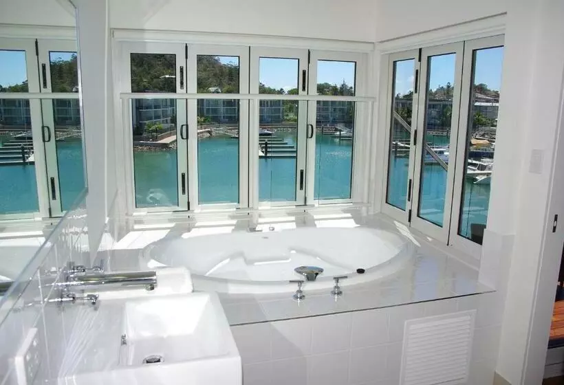 海の見える2ベッドルームアパートメント, Beachside Magnetic Harbour Apartments
