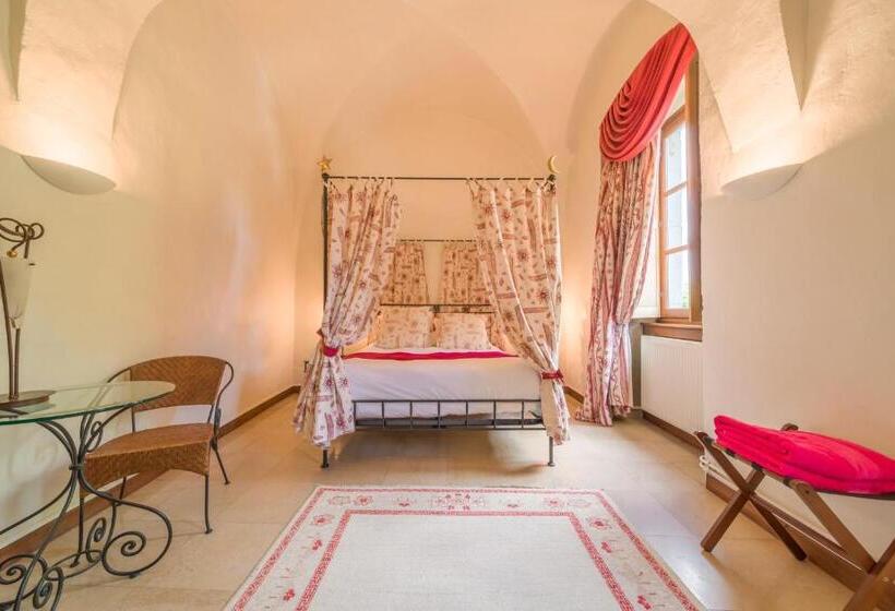 Трехместный Номер Престиж, Chateau Chapeau Cornu