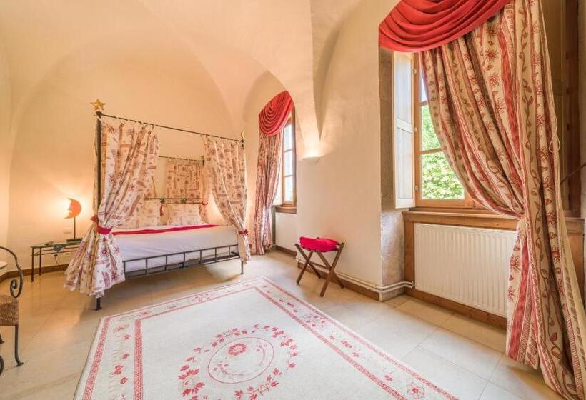 Трехместный Номер Престиж, Chateau Chapeau Cornu
