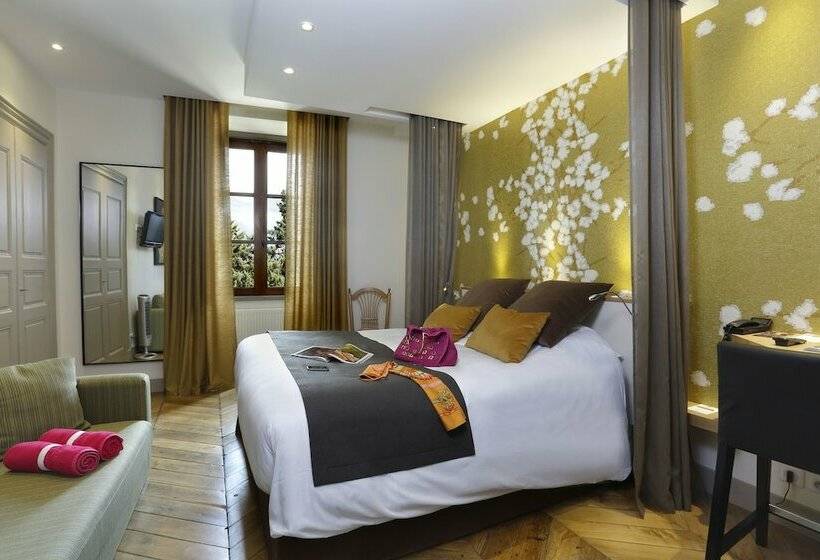 Королевский Номер, Chateau Chapeau Cornu