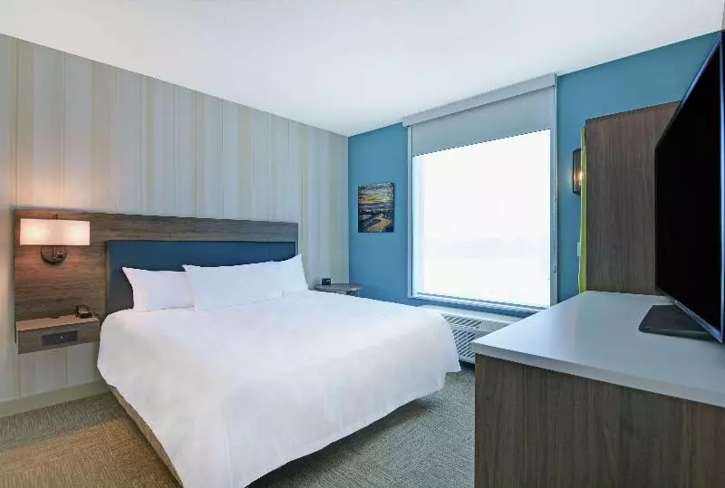 キングサイズベッドのスタンダードルーム, Courtyard By Marriott Dallas Carrollton And Carrollton Conference Center