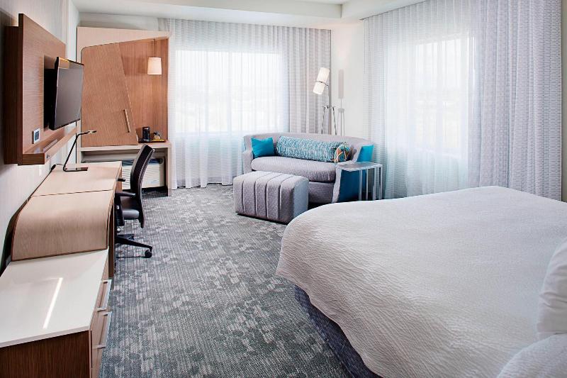 带大床的标准间, Courtyard By Marriott Dallas Carrollton And Carrollton Conference Center