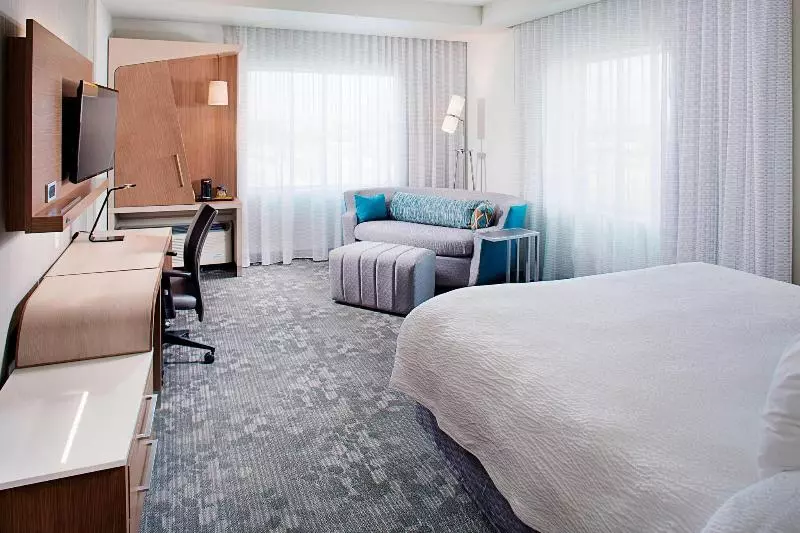 キングサイズベッドのスタンダードルーム, Courtyard By Marriott Dallas Carrollton And Carrollton Conference Center