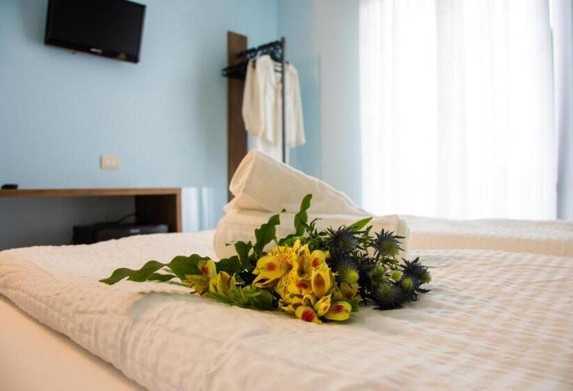 غرفة سوبيريور, Eden