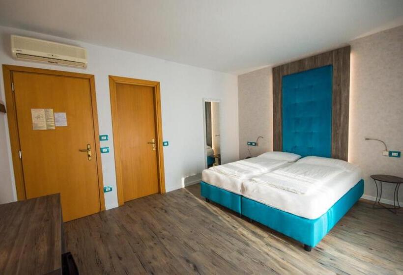 غرفة ديلوكس, Eden