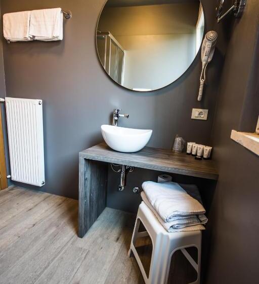 غرفة ديلوكس رباعية, Eden