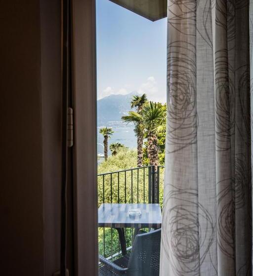 غرفة ديلوكس رباعية, Eden