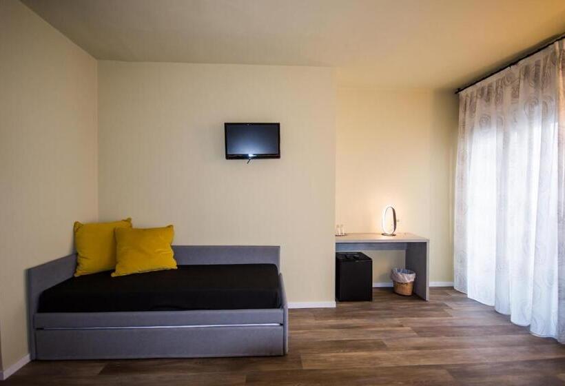 غرفة ديلوكس رباعية, Eden