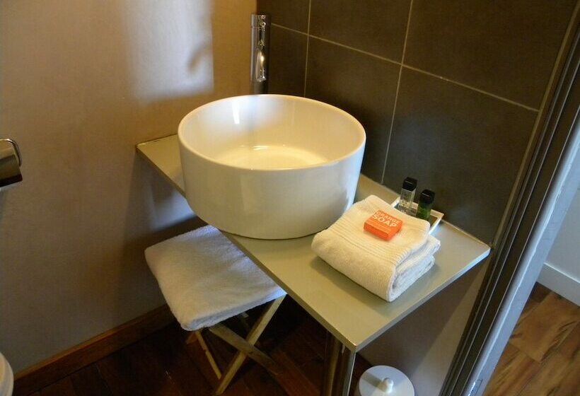 스탠다드 룸, La Bastie D Urfe