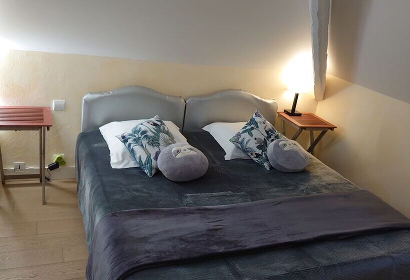 패밀리 룸, La Bastie D Urfe