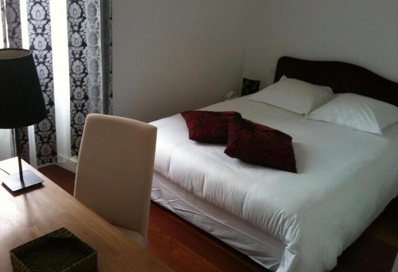 스탠다드 룸, La Bastie D Urfe