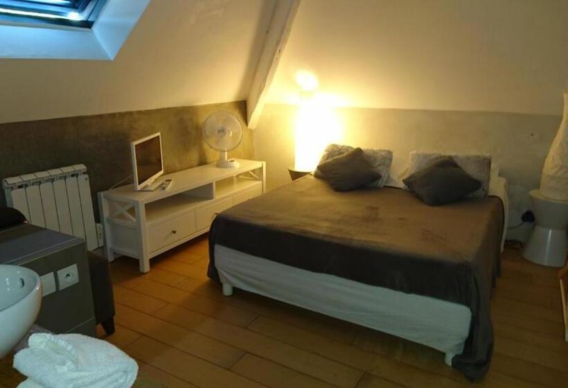 펜트하우스 룸, La Bastie D Urfe