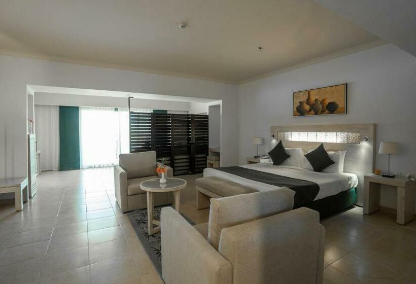 اتاق خانوادگی با چشمانداز استخر, Movenpick Waterpark Resort & Spa Soma Bay