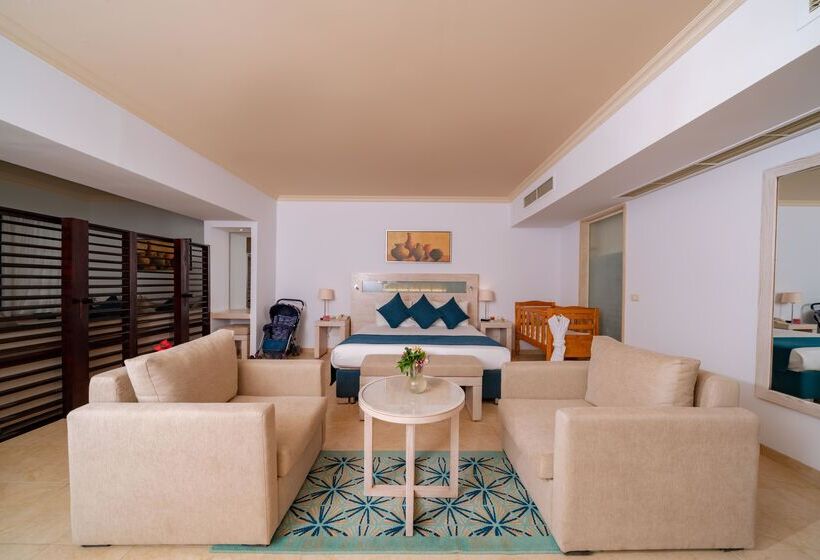 Deluxe Suite King Bed, Movenpick Waterpark Resort & Spa Soma Bay