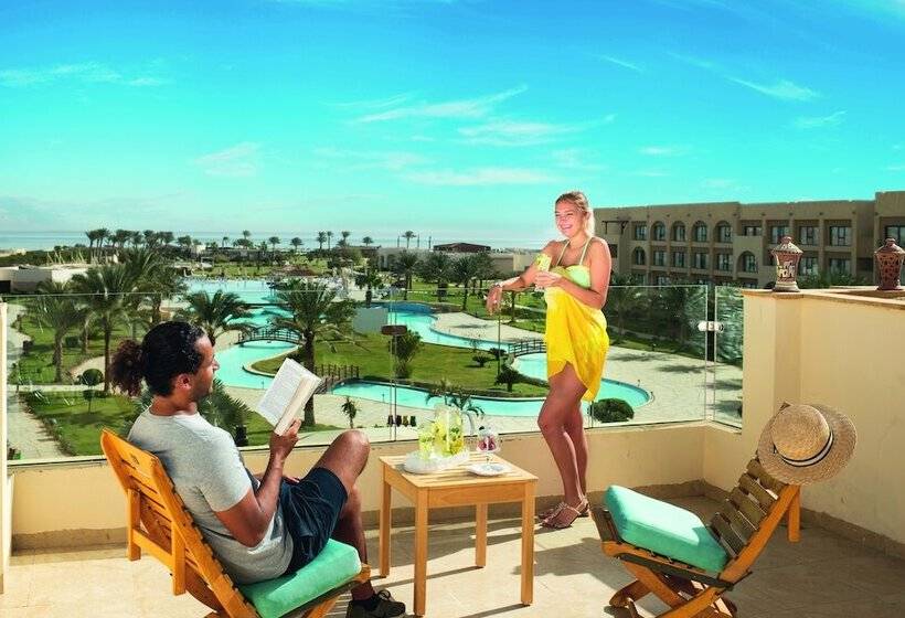 اتاق لوکس با چشمانداز استخر, Movenpick Waterpark Resort & Spa Soma Bay
