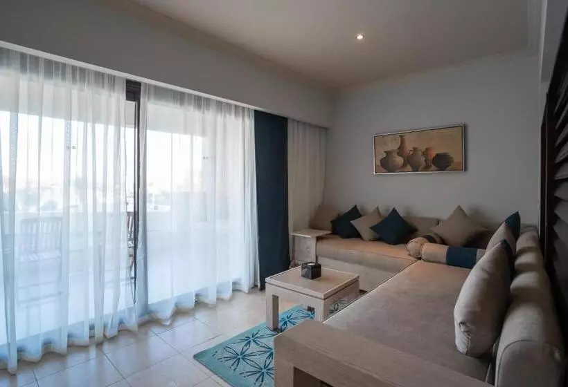 اتاق خانوادگی با چشم‌انداز استخر, Movenpick Waterpark Resort & Spa Soma Bay