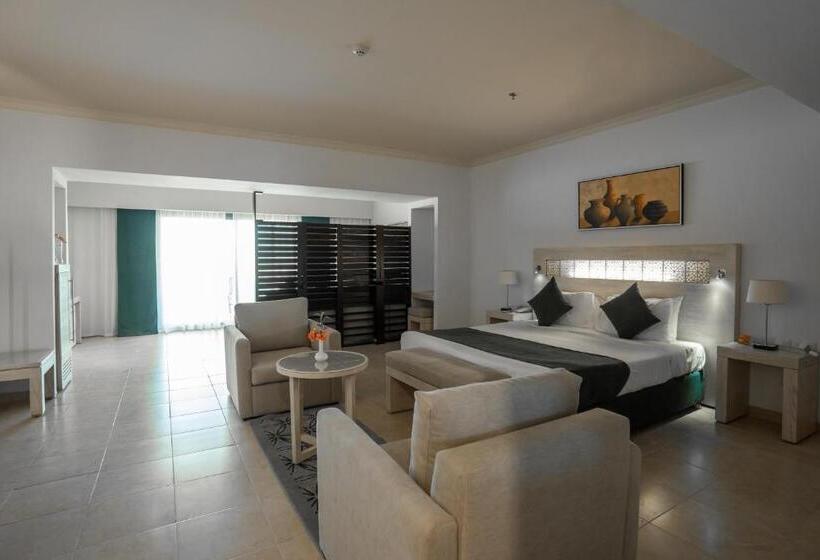 Deluxe Suite King Bed, Movenpick Waterpark Resort & Spa Soma Bay