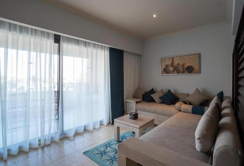 Deluxe Room Mountain View, Movenpick Waterpark Resort & Spa Soma Bay