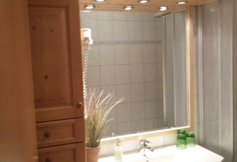 Номер Стандарт с Балконом, Platzhirsch Zur Alten Wagnerei Gästehaus