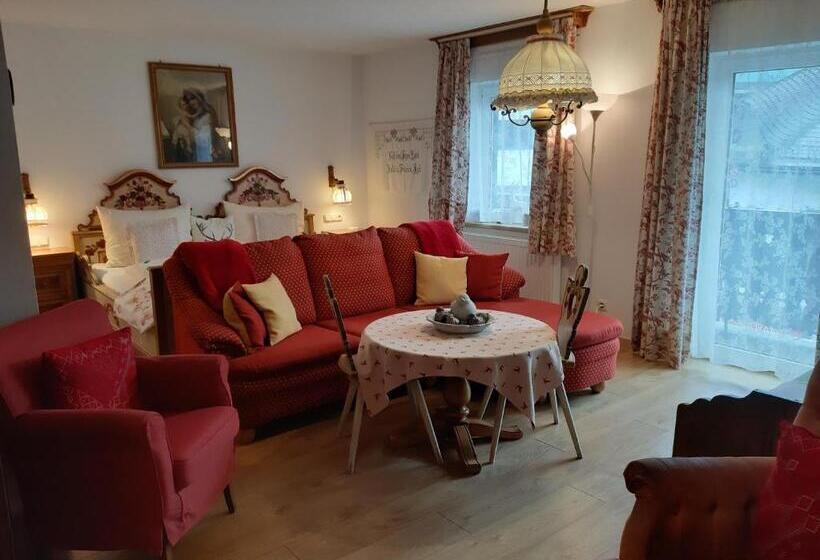 带阳台标准四人间, Platzhirsch Zur Alten Wagnerei Gästehaus