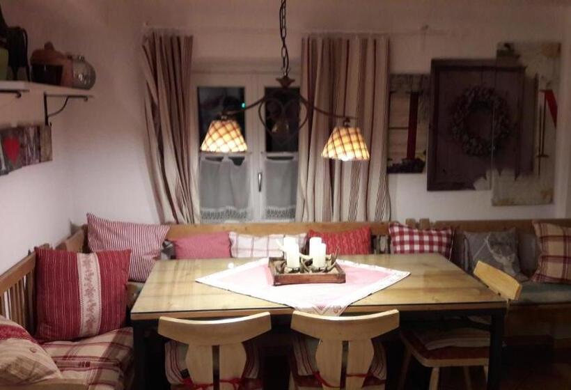 Апартаменты 2 Спальни, Platzhirsch Zur Alten Wagnerei Gästehaus