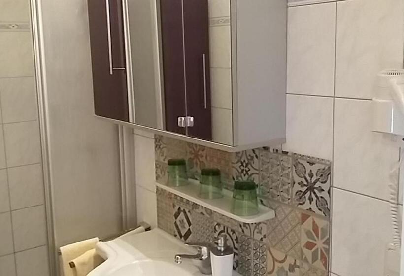 Трехместный Номер Комфорт, Platzhirsch Zur Alten Wagnerei Gästehaus
