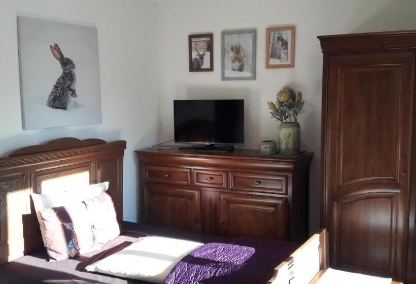 舒适三人间, Platzhirsch Zur Alten Wagnerei Gästehaus